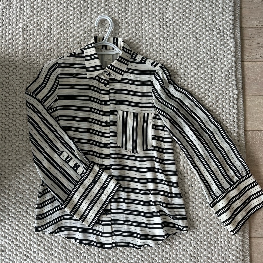 Club Monaco White and Black Striped Button Up Silk Blouse - size XS